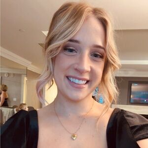 Meet your Posher, Madelyn